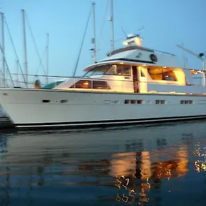  Botel Super Yacht Temptation With A Hot Tub Jacuzzi On The South Coast Uk